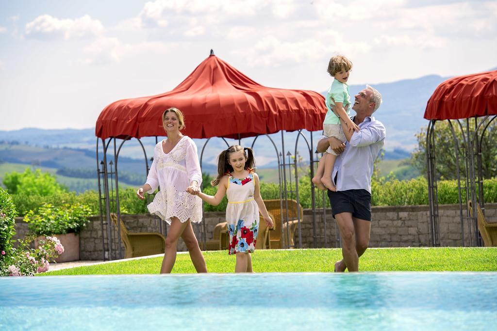 Fonteverde Lifestyle & Thermal Retreat - The Leading Hotels Of The World Сан-Кашано-дей-Баньї Екстер'єр фото Family at the pool